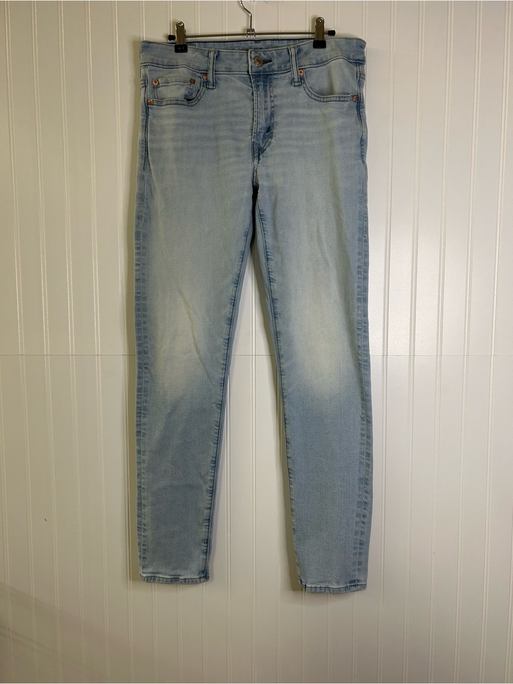 American Eagle Light Wash Airflex+ Athletic Skinny Jeans 30x32